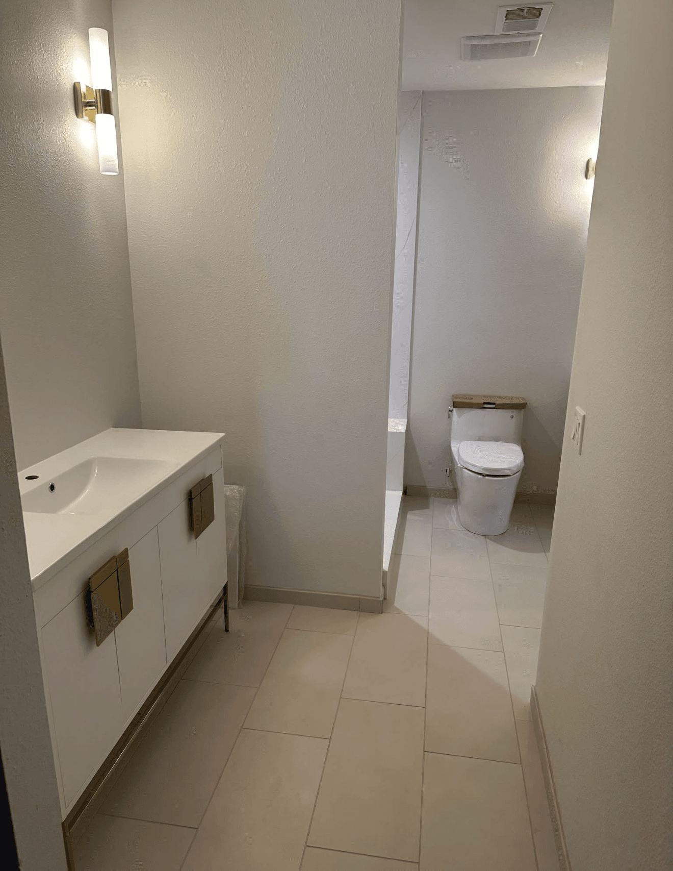 Bathroom Remodels project photo 1