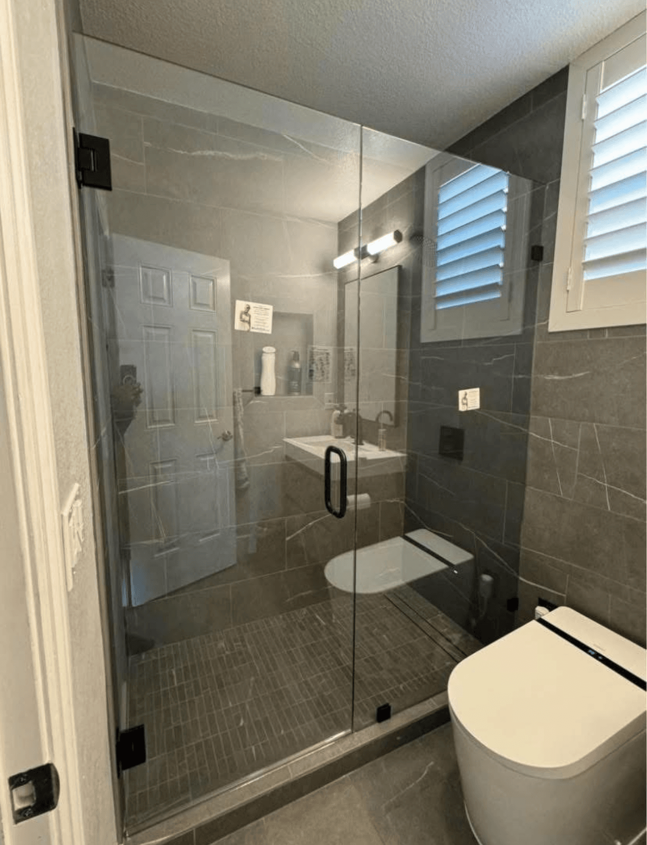 Bathroom Remodels project photo 33