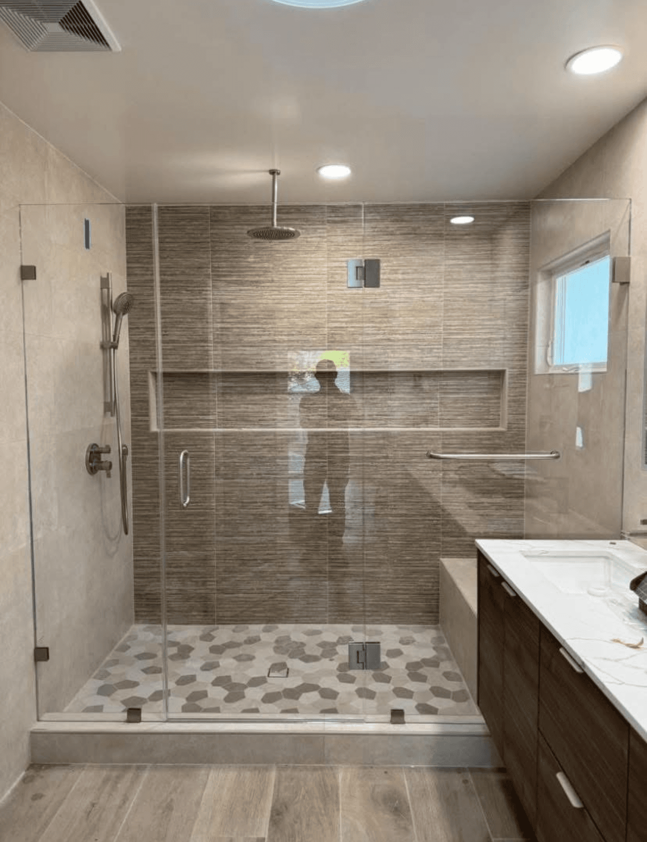 Bathroom Remodels project photo 34